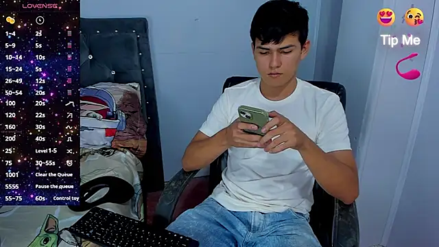 Snapshot of Jacobb_Lee chatting on 10/17/25, 08:44 Jacobb Lee online show from 10/17/25, 08:44