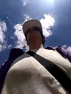 rebekka simpson online show from 11/08/25, 04:18