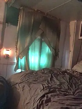 allissonw13 online show from 02/06/25, 05:09