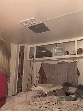 allissonw13 online show from 02/10/25, 01:35