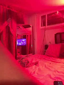 allissonw13 online show from 02/16/25, 11:38