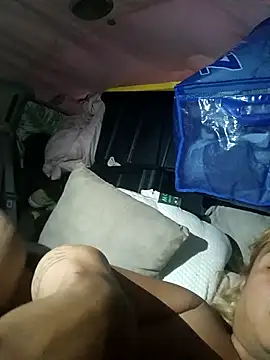 allissonw13 online show from 09/10/25, 03:28