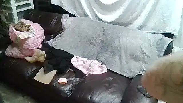 Snapshot of allissonw13 chatting on 11/08/25, 03:45 allissonw13 online show from 11/08/25, 03:45