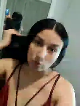 Snapshot of Bigyummmzul chatting on 12/23/24, 11:17 Bigyummmzul online show from 12/23/24, 11:17