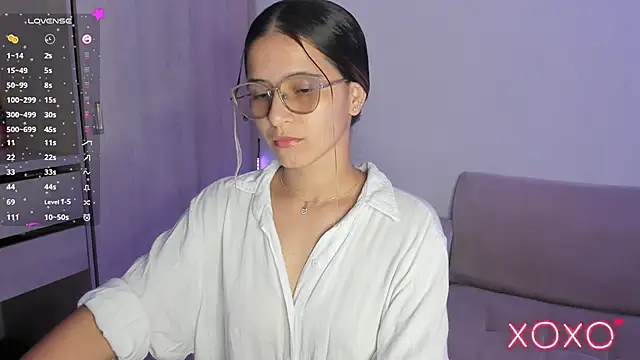 Snapshot of Lilacutte_ chatting on 11/11/25, 10:15 Lilacutte online show from 11/11/25, 10:15