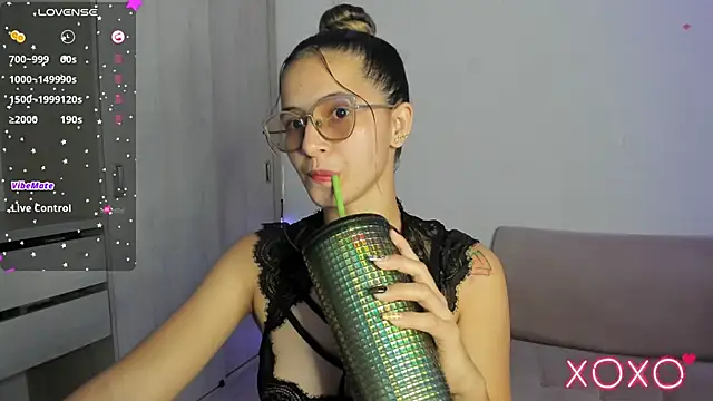 Snapshot of Lilacutte_ chatting on 02/07/26, 01:42 Lilacutte online show from 02/07/26, 01:42