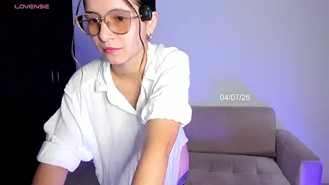 Lilacutte  online show from 07/04/26, 09:48