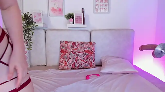 Snapshot of Malka_Burning chatting on 09/13/25, 08:08 Malka Burning online show from 09/13/25, 08:08