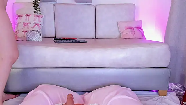 Snapshot of Malka_Burning chatting on 10/02/25, 08:05 Malka Burning online show from 10/02/25, 08:05