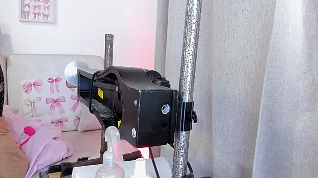 Snapshot of Malka_Burning chatting on 10/08/25, 08:06 Malka Burning online show from 10/08/25, 08:06