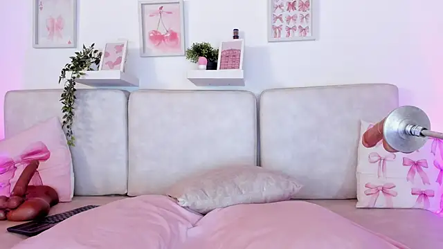 Snapshot of Malka_Burning chatting on 10/10/25, 08:08 Malka Burning online show from 10/10/25, 08:08