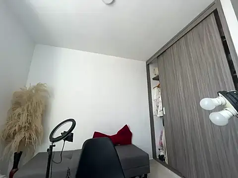 dakota le online show from 06/24/26, 03:22