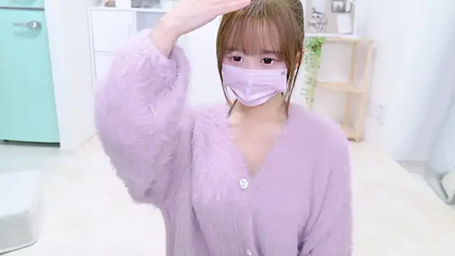 Snapshot of chihiro_ri chatting on 10/16/25, 01:12 chihiro ri online show from 10/16/25, 01:12