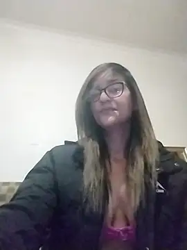 Snapshot of karmicQueen669 chatting on 05/14/26, 05:31 karmicQueen669 online show from 05/14/26, 05:31