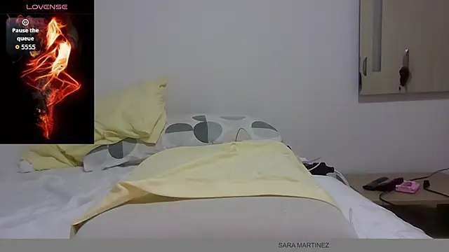 saramartinez1000 online show from 10/30/25, 03:46