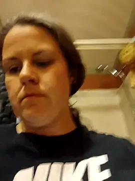 Snapshot of velvetta_ chatting on 03/03/25, 05:31 velvetta online show from 03/03/25, 05:31
