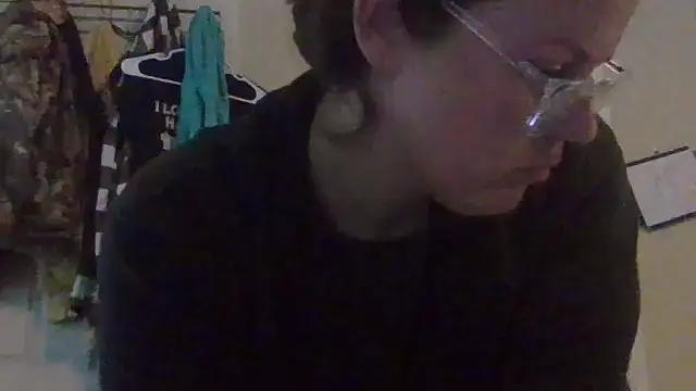 Snapshot of velvetta_ chatting on 03/05/25, 05:29 velvetta online show from 03/05/25, 05:29