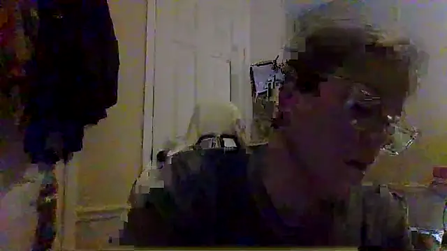 Snapshot of velvetta_ chatting on 03/21/25, 04:51 velvetta online show from 03/21/25, 04:51
