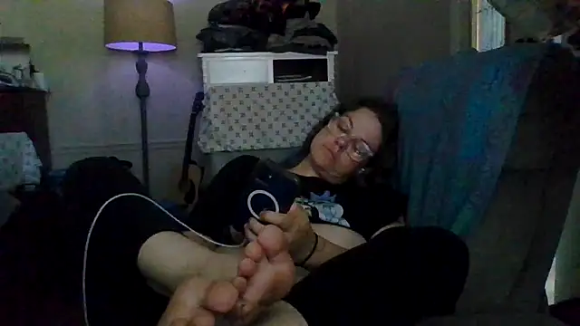 Snapshot of velvetta_ chatting on 09/12/25, 03:23 velvetta online show from 09/12/25, 03:23