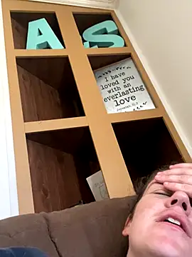 velvetta  online show from 10/06/25, 01:41