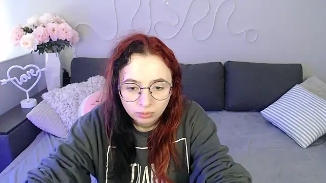 Snapshot of Mini_Diva chatting on 11/21/25, 09:08 Mini Diva online show from 11/21/25, 09:08