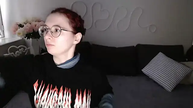 Snapshot of Mini_Diva chatting on 11/28/25, 09:12 Mini Diva online show from 11/28/25, 09:12