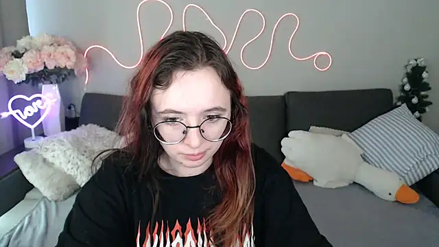 Mini Diva online show from 05/04/26, 08:54