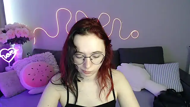 Mini Diva online show from 06/11/26, 08:12
