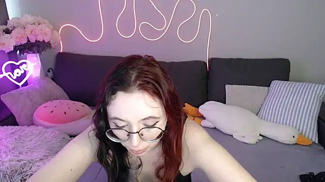 Mini Diva online show from 06/27/26, 12:33