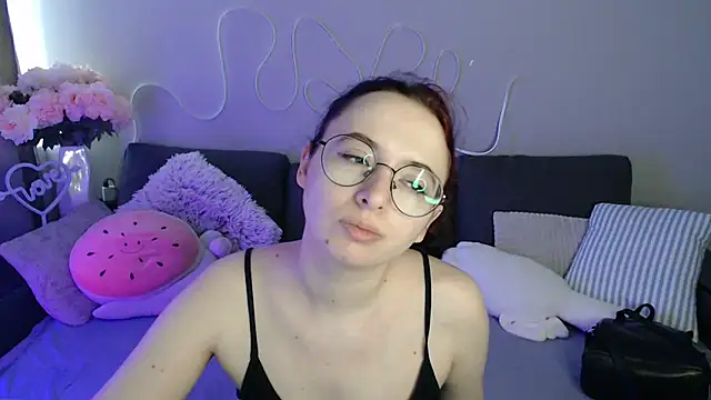 Mini Diva online show from 06/30/26, 08:15