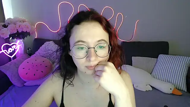 Mini Diva online show from 07/01/26, 08:05