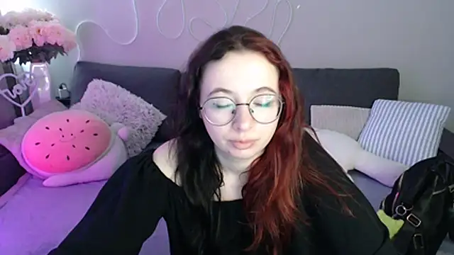 Mini Diva online show from 07/06/26, 08:11