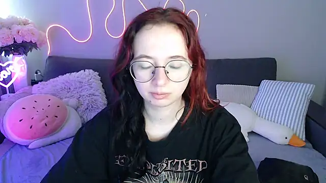 Mini Diva online show from 07/17/26, 08:10