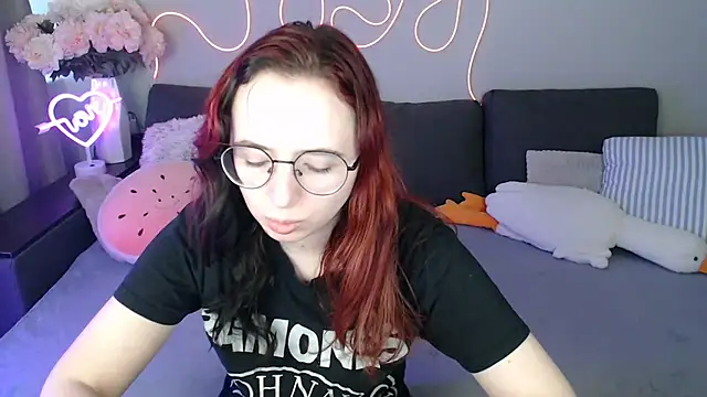 Mini Diva online show from 07/28/26, 08:54