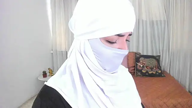 Snapshot of Uzra_hayed chatting on 06/25/26, 02:54 Uzra hayed online show from 06/25/26, 02:54