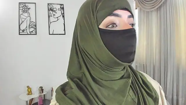 Snapshot of Uzra_hayed chatting on 07/28/26, 03:21 Uzra hayed online show from 07/28/26, 03:21