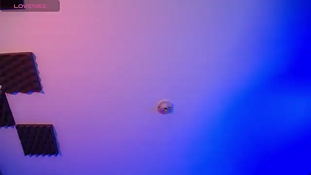 luly pink online show from 11/04/25, 04:55