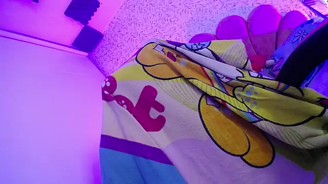 luly pink online show from 05/19/26, 04:08