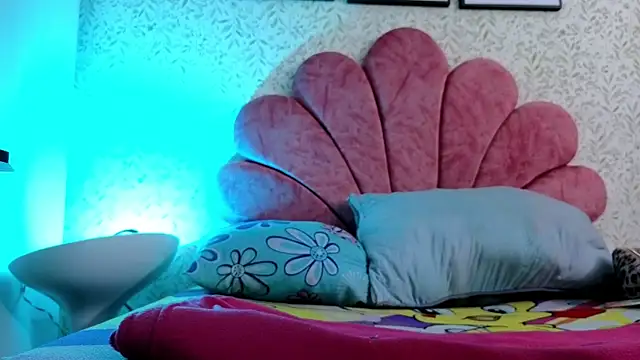 luly pink online show from 07/24/26, 04:32
