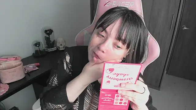 Snapshot of _hikaru_arimura chatting on 04/02/26, 01:58 hikaru arimura online show from 04/02/26, 01:58