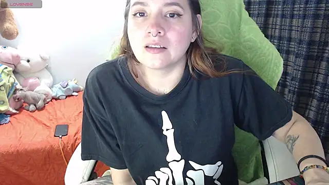 Snapshot of Betty_Hoe chatting on 02/21/25, 12:38 Betty Hoe online show from 02/21/25, 12:38