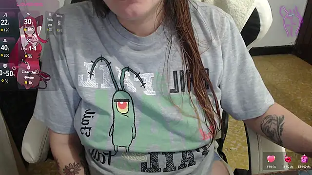 Snapshot of Betty_Hoe chatting on 09/13/25, 02:44 Betty Hoe online show from 09/13/25, 02:44