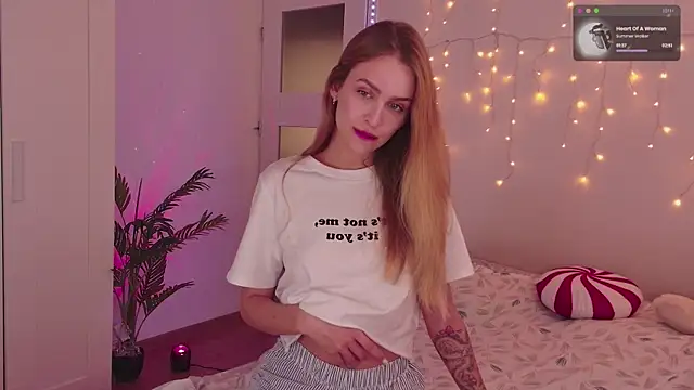 Snapshot of Kamila_icee chatting on 01/10/25, 06:28 Kamila icee online show from 01/10/25, 06:28