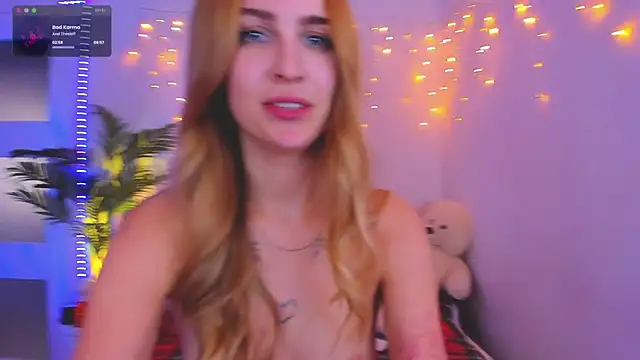 Snapshot of Kamila_icee chatting on 01/30/25, 10:19 Kamila icee online show from 01/30/25, 10:19