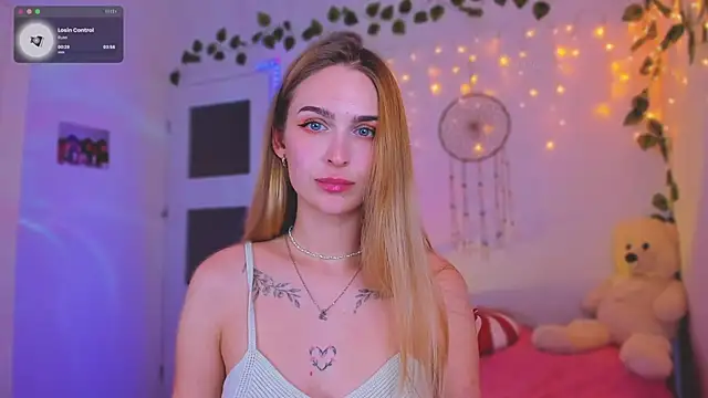 Snapshot of Kamila_icee chatting on 02/06/25, 11:15 Kamila icee online show from 02/06/25, 11:15