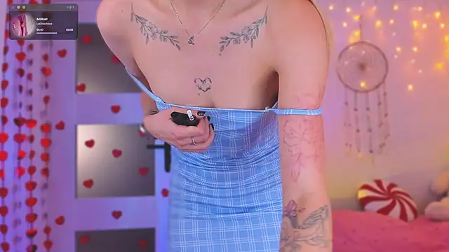 Snapshot of Kamila_icee chatting on 02/15/25, 07:39 Kamila icee online show from 02/15/25, 07:39