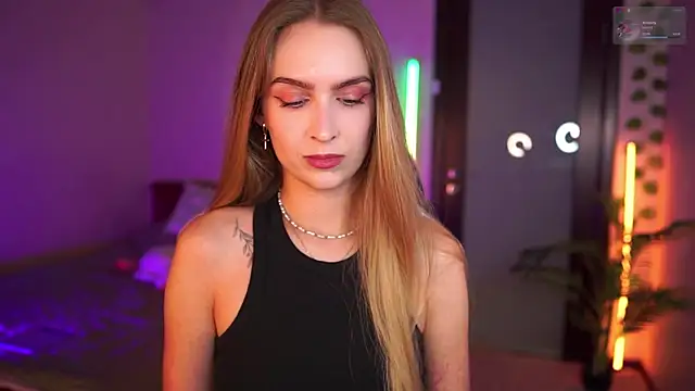 Snapshot of Kamila_icee chatting on 09/25/25, 07:06 Kamila icee online show from 09/25/25, 07:06