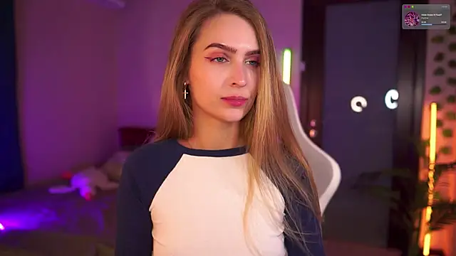 Snapshot of Kamila_icee chatting on 09/26/25, 06:56 Kamila icee online show from 09/26/25, 06:56