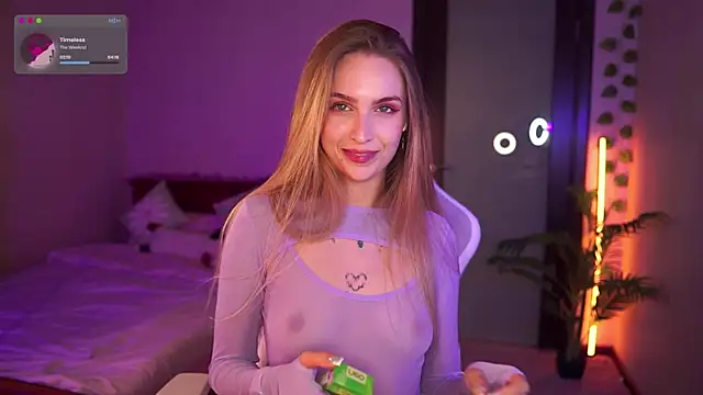 Snapshot of Kamila_icee chatting on 10/02/25, 06:48 Kamila icee online show from 10/02/25, 06:48