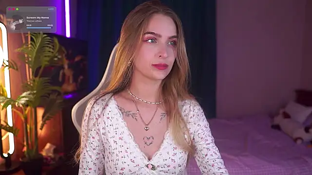 Snapshot of Kamila_icee chatting on 10/09/25, 06:50 Kamila icee online show from 10/09/25, 06:50